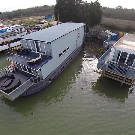 Houseboat Harbourside View Panzió Newport  Kültér fotó