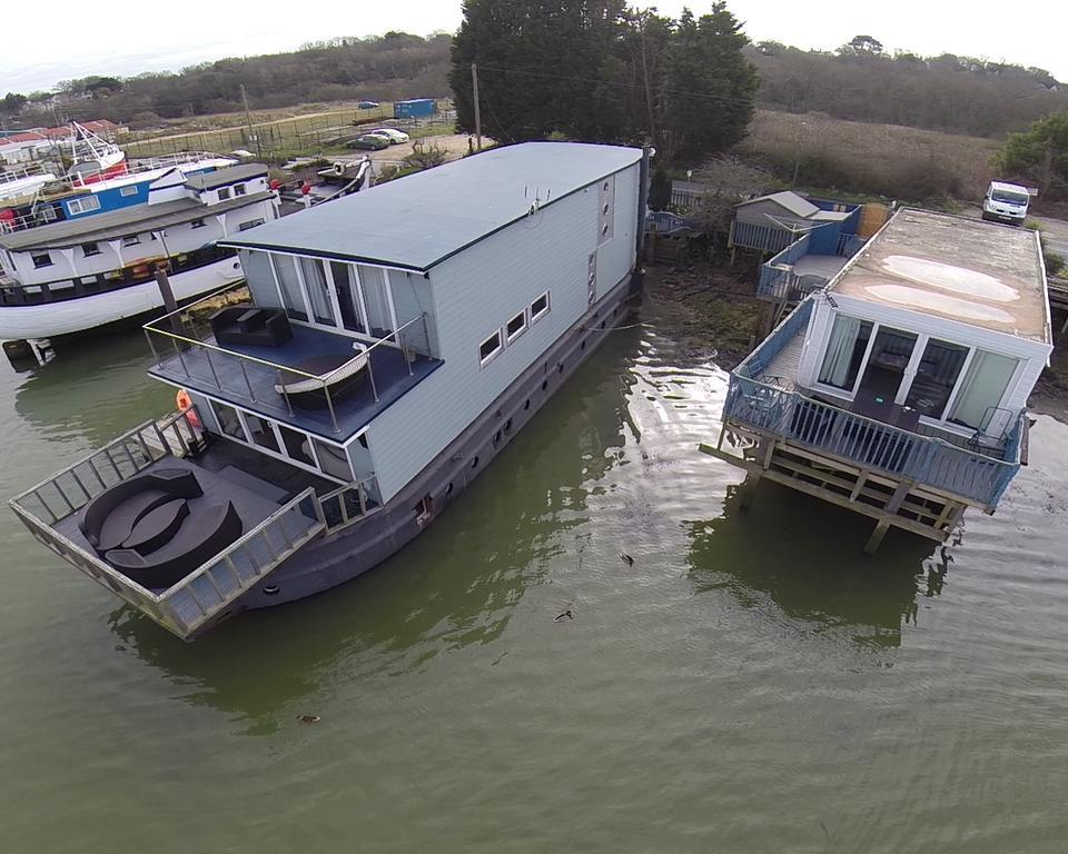 Houseboat Harbourside View Panzió Newport  Kültér fotó