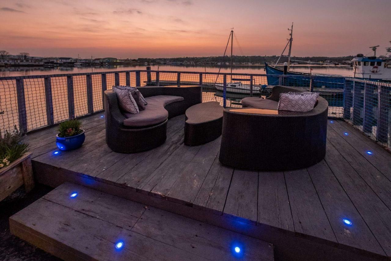 Houseboat Harbourside View Panzió Newport  Kültér fotó